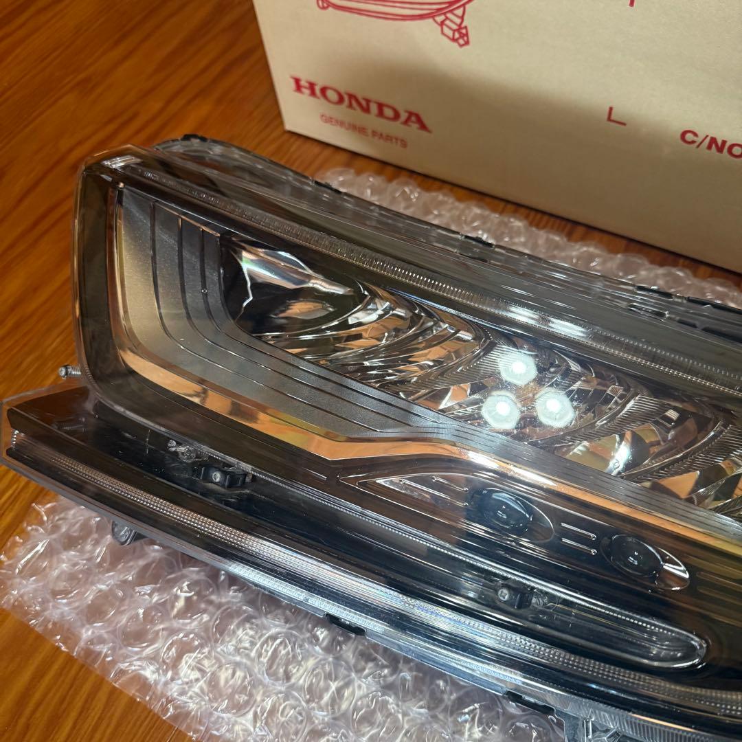 ホンダ　 CR-V 左ヘッドライト
