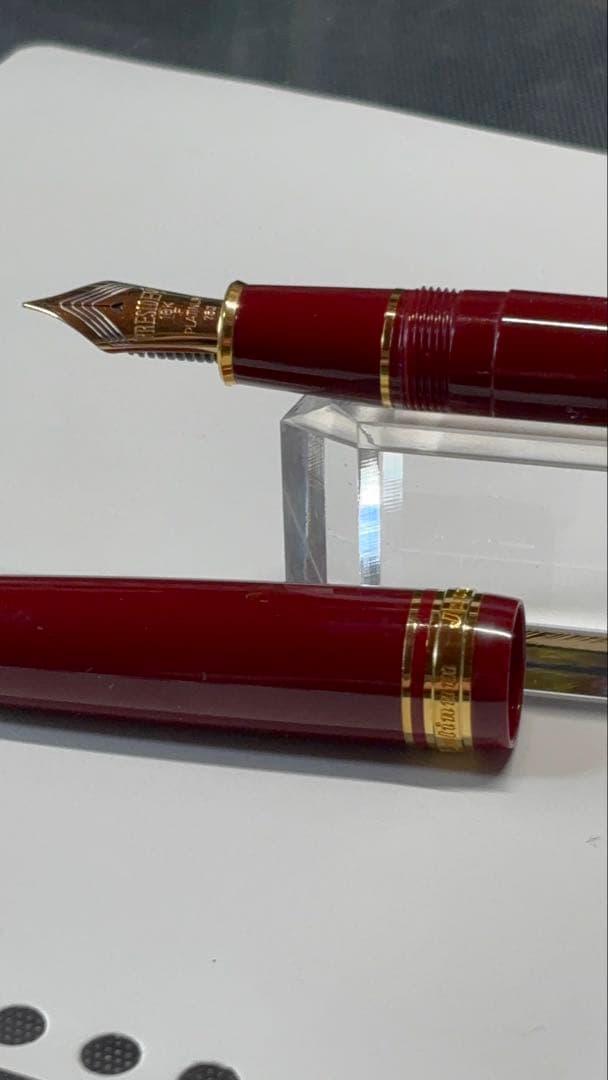 プラチナ万年筆プレジデント赤細字