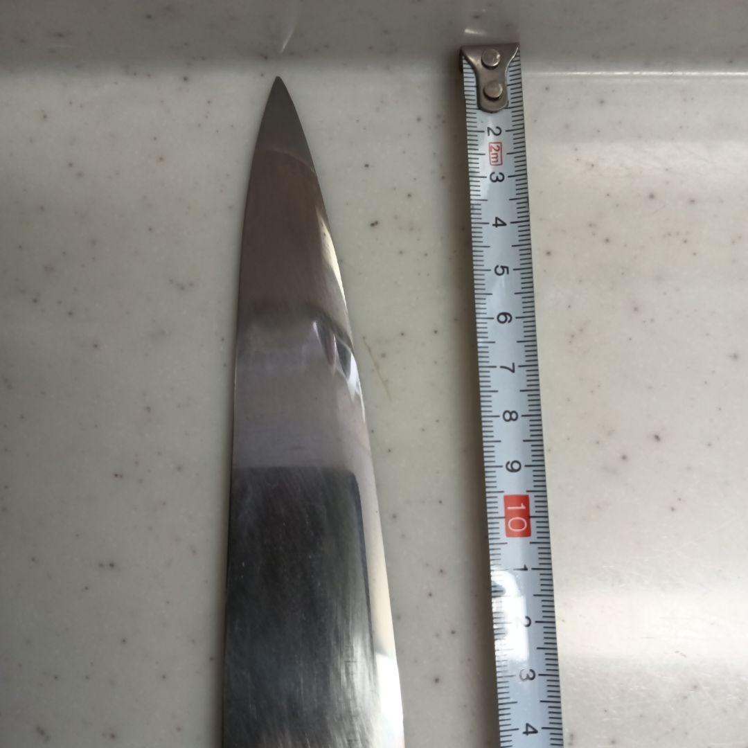 刃渡り約28cmの牛刀