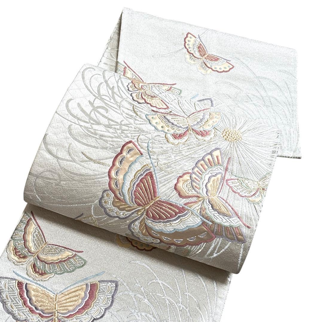 AA19袋帯 六通柄 金銀糸　唐織　蝶紋　正絹 着物