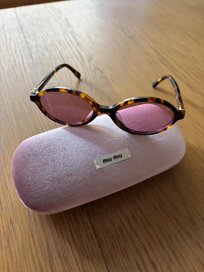miumiu リガード サングラス ピンク 公式オンライン巾着付き（美品）