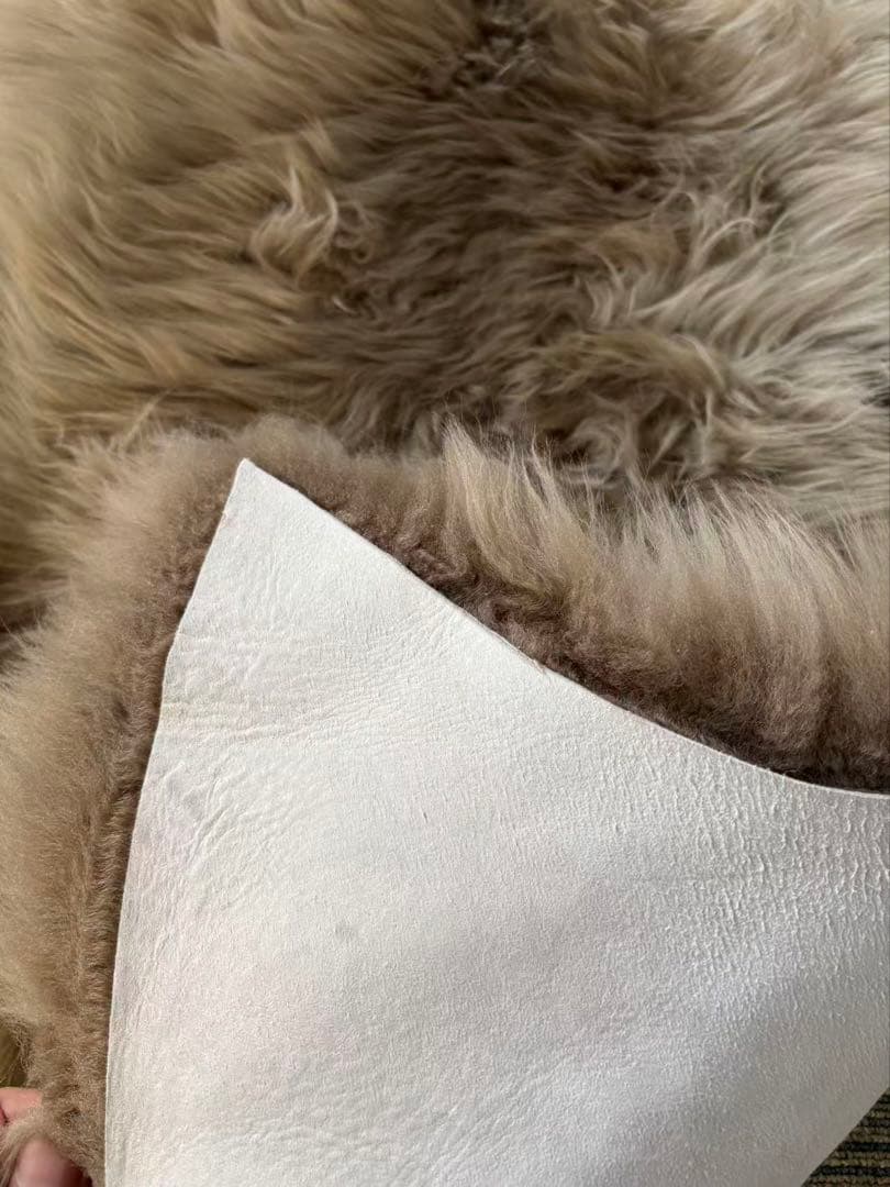 新品プレミアムシープスキンオーストリア天然毛皮 最高級ム一トンフリースウールラグ