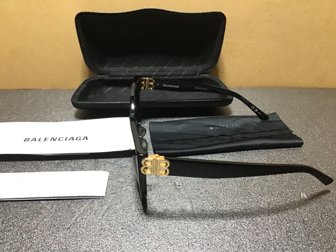 BALENCIAGA ブラック サングラス