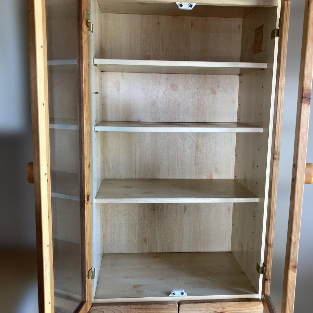 ガラス扉食器棚　パイン材