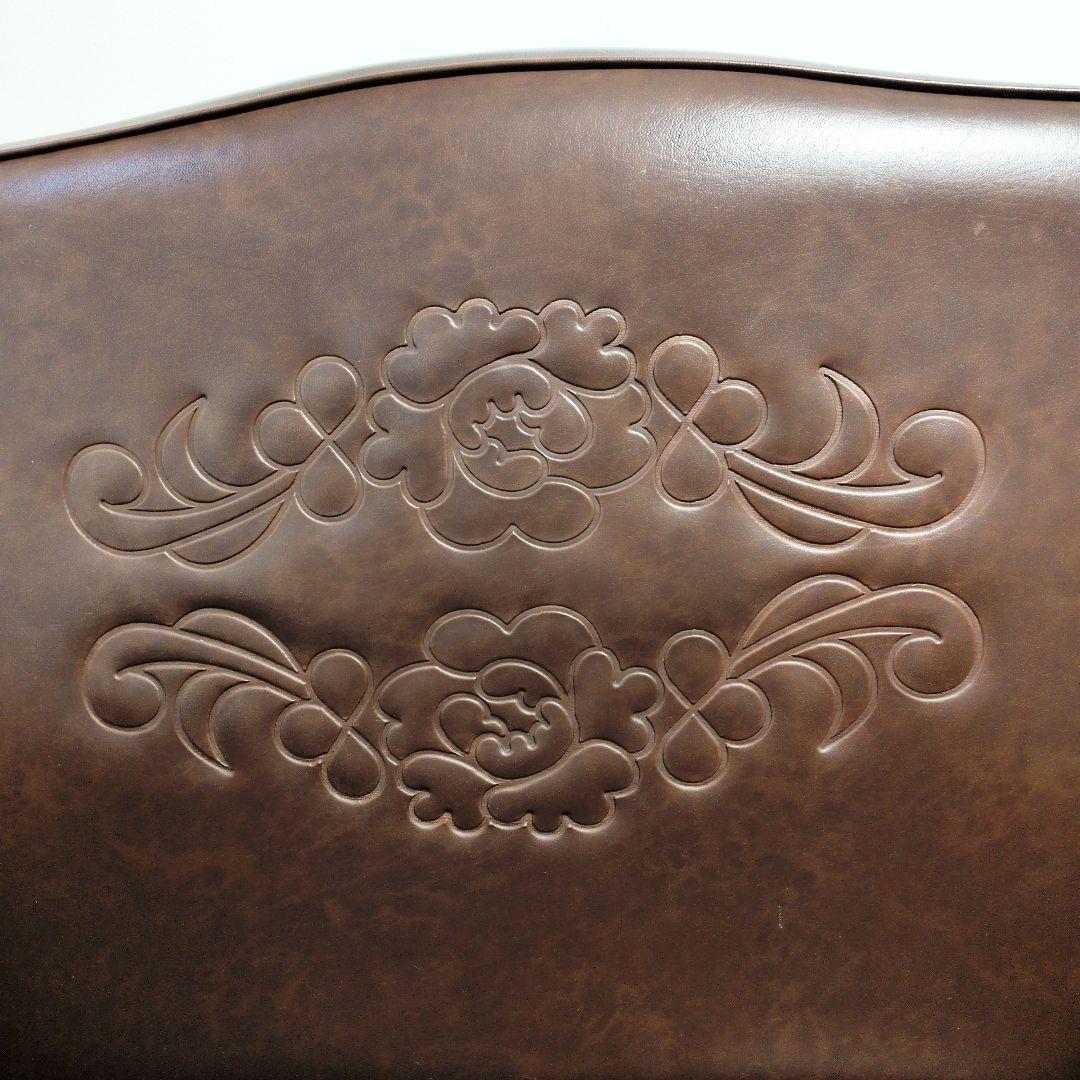 カリモク 1人掛けソファ 本革風 彫刻アーム ヴィンテージ