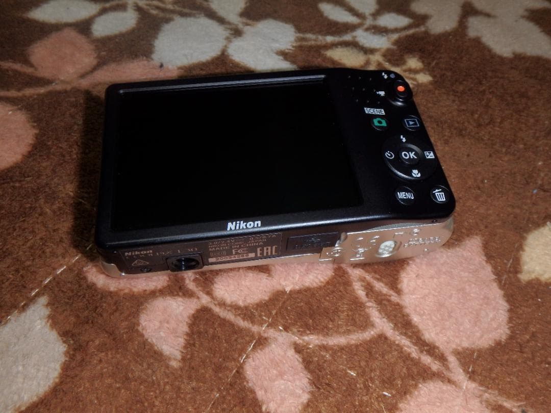 動作品 NIKON L30 COOLPIX デジタルカメラ 乾電池駆動