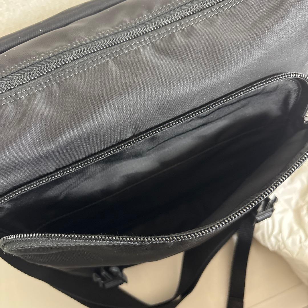 プラダ ナイロン ショルダーバッグ