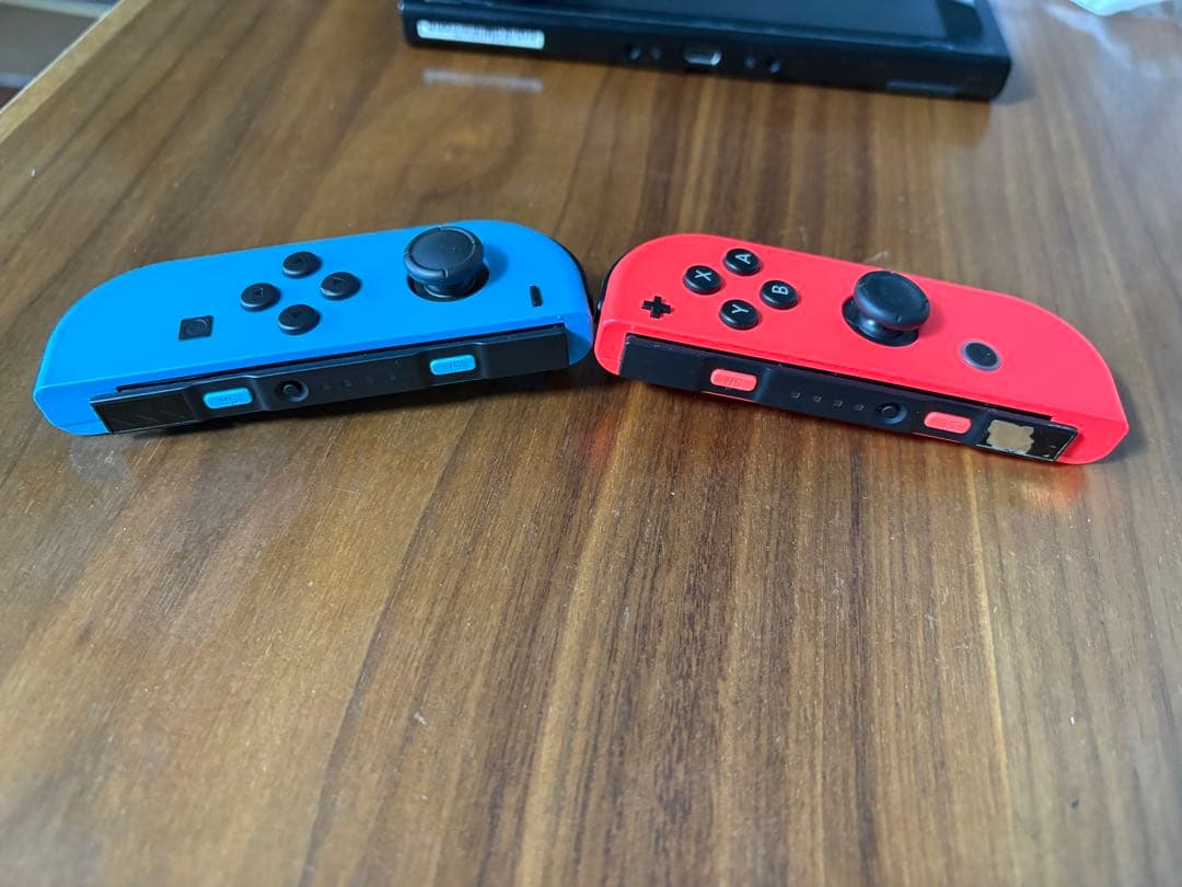 【美品】Nintendo Switch 本体 ネオンブルー・ネオンレッド