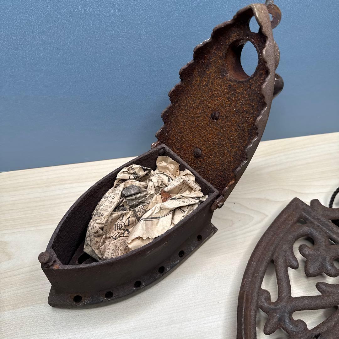 古い鉄アイロン 煙突付き