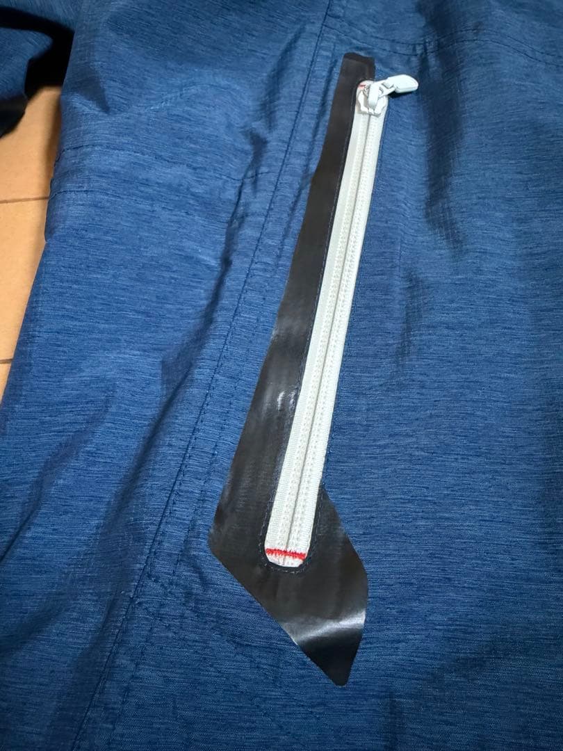 クシタニK-2381 アメニタジャケット サイズ：L、色はネイビーです。