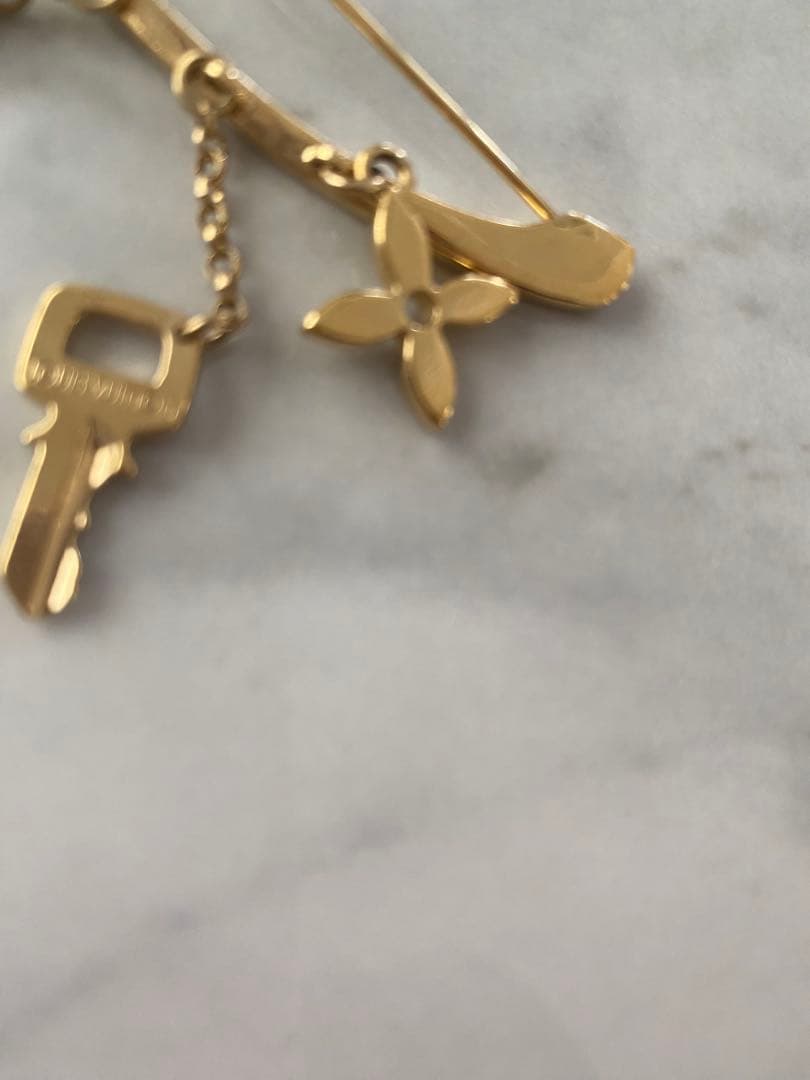 Louis Vuitton ゴールドブローチ