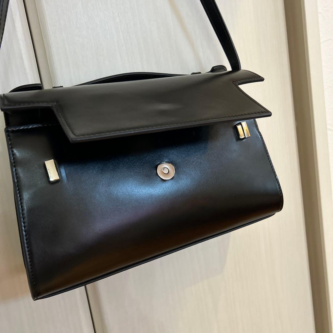 アダムエロペ スプリットレザーフラップショルダーバッグ ブラック