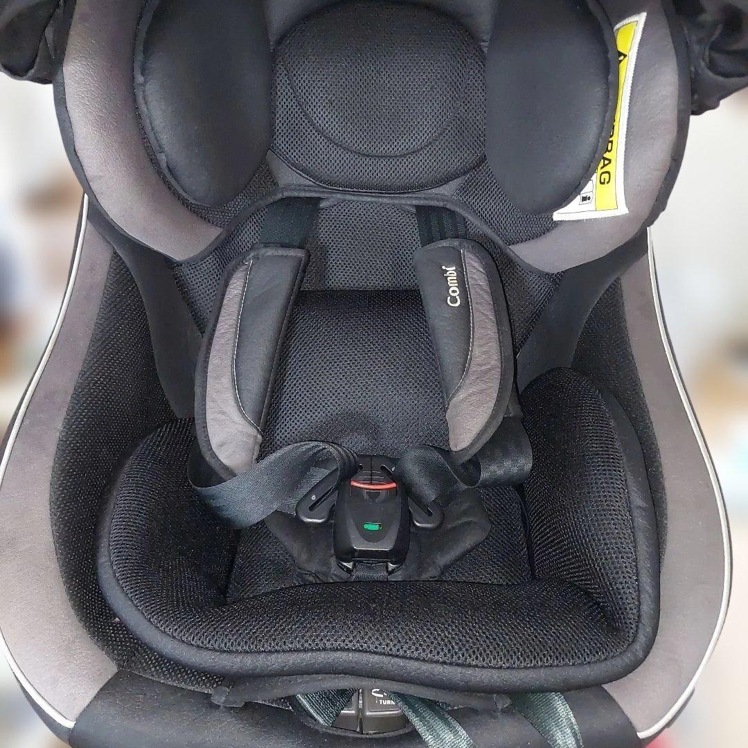 【極美品】コンビ　クルムーヴ シートベルト式　チャイルドシート