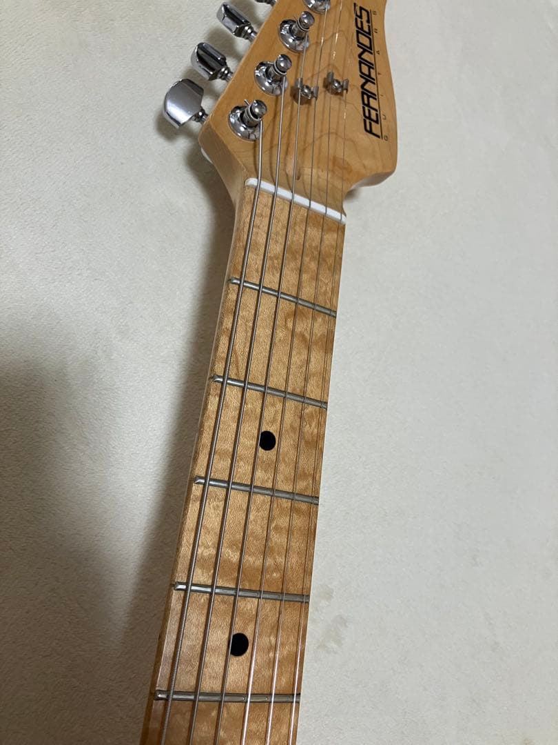 FERNANDES ストラトキャスタータイプ エレキギター