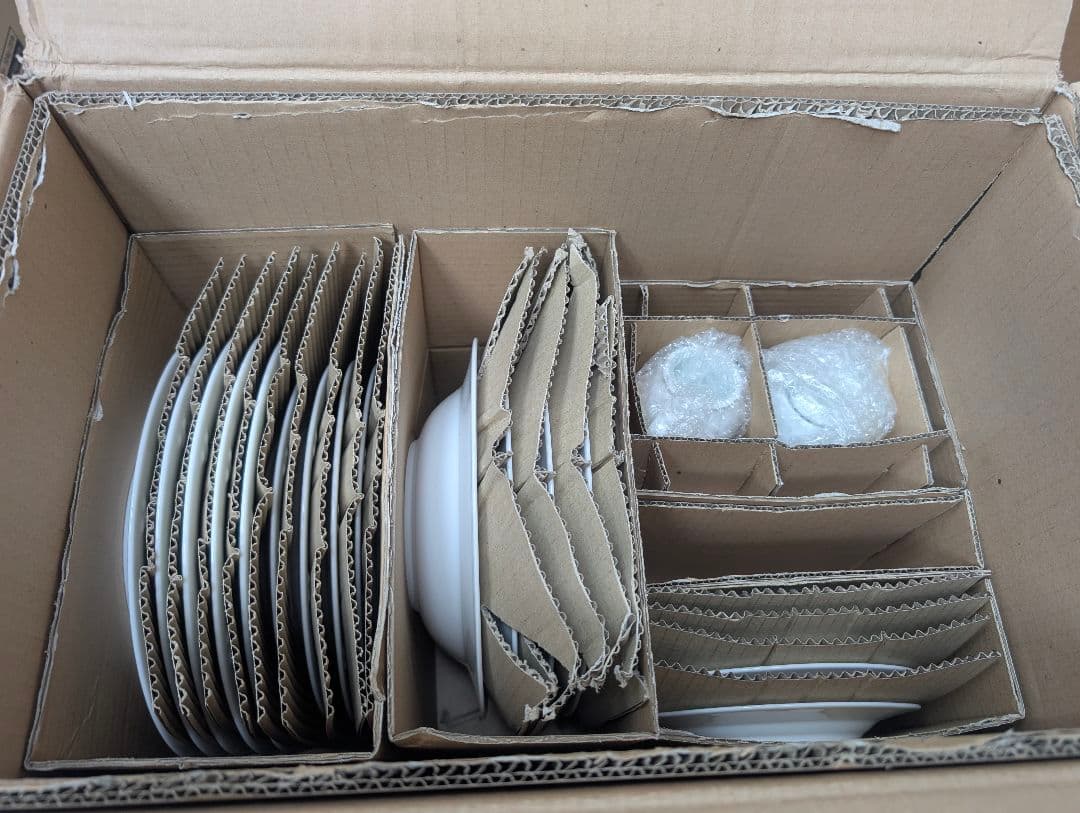 ディズニー ミッキー 白磁 食器28点セット